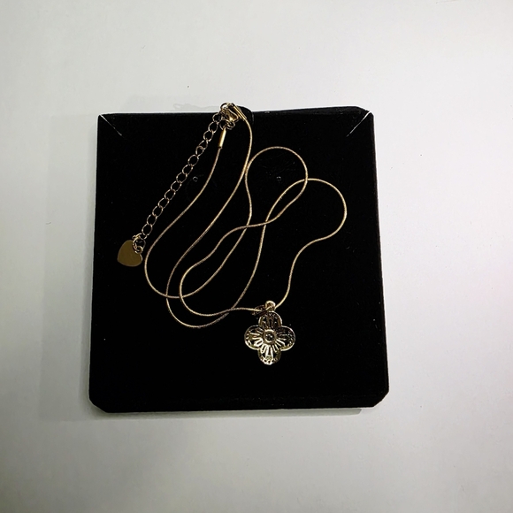 N0008 New Elegant Gold Flower Pendant Necklace - Picture 14 of 14